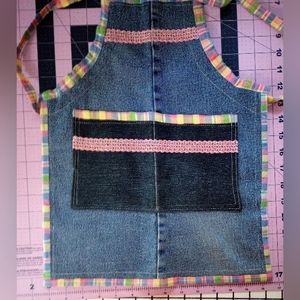 Apron for toddlers from repurposed jeans
